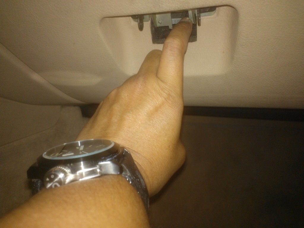 Here's what the latch looks like ( both ends with tubes where you secure )
