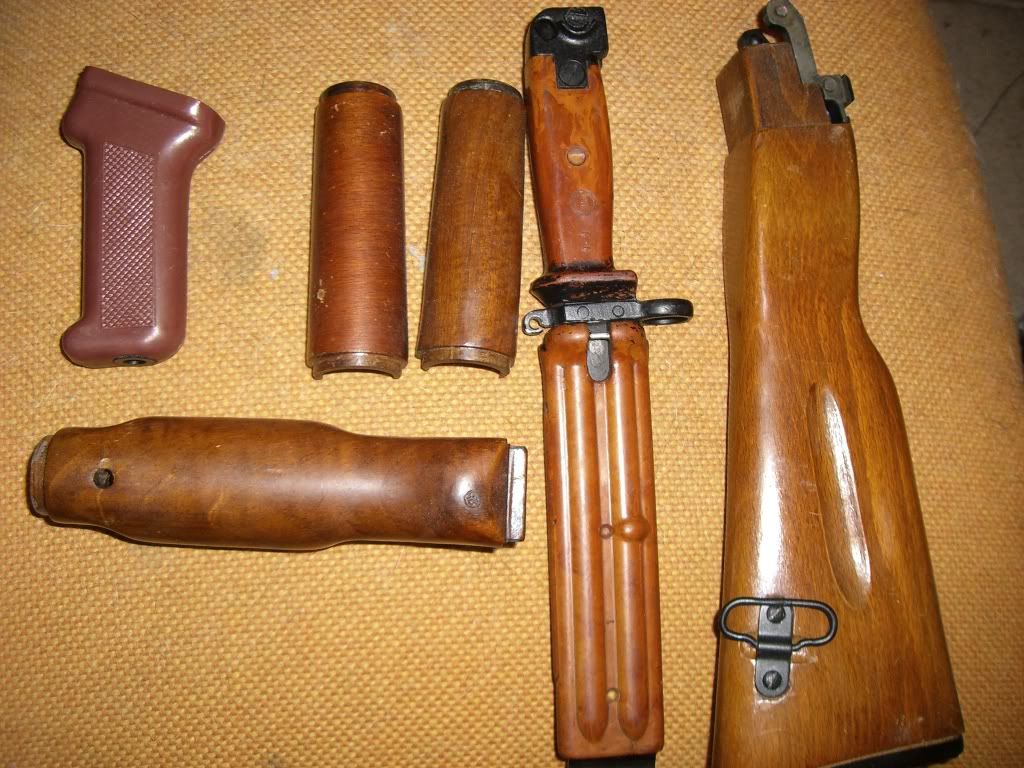 unissued bulgy 74 wood set with trunnion, bakelite AK Rifles