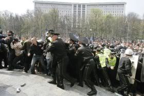 Voronin, 7 aprilie, revolutie