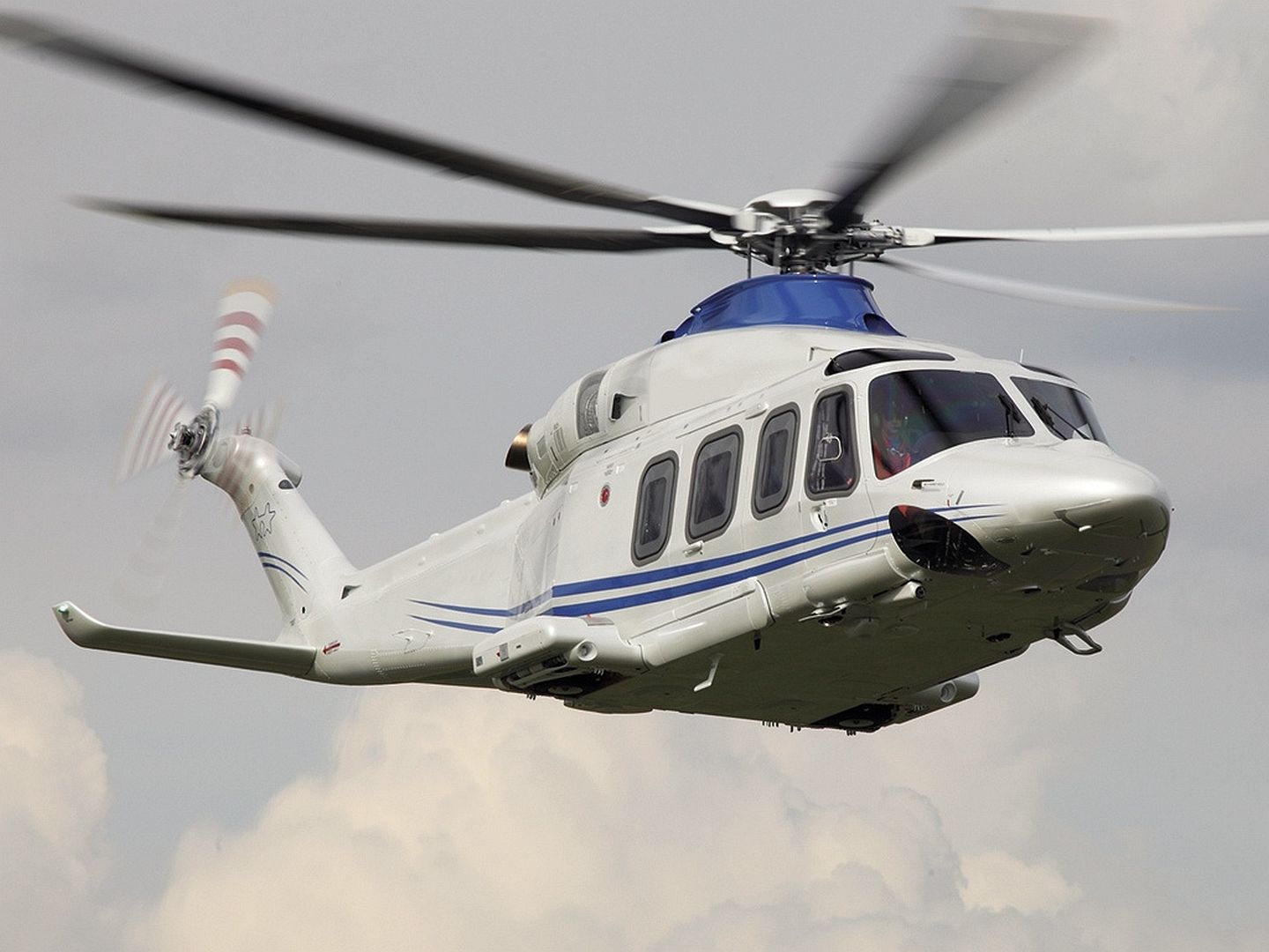 AW139