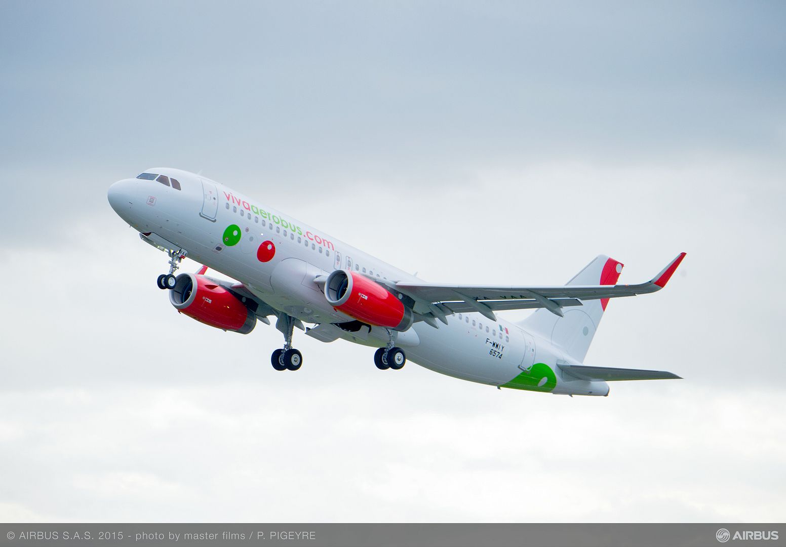 A320 VIVAAEROBUS TAKE OFF 01