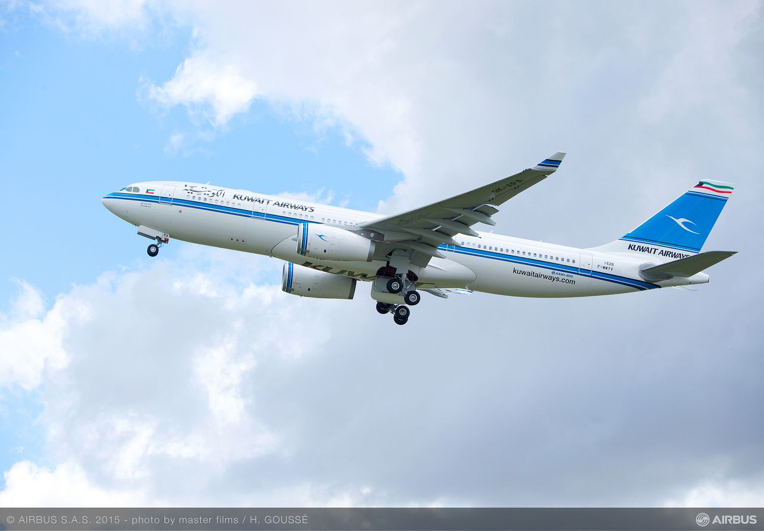 200 Kuwait Airways Take Off