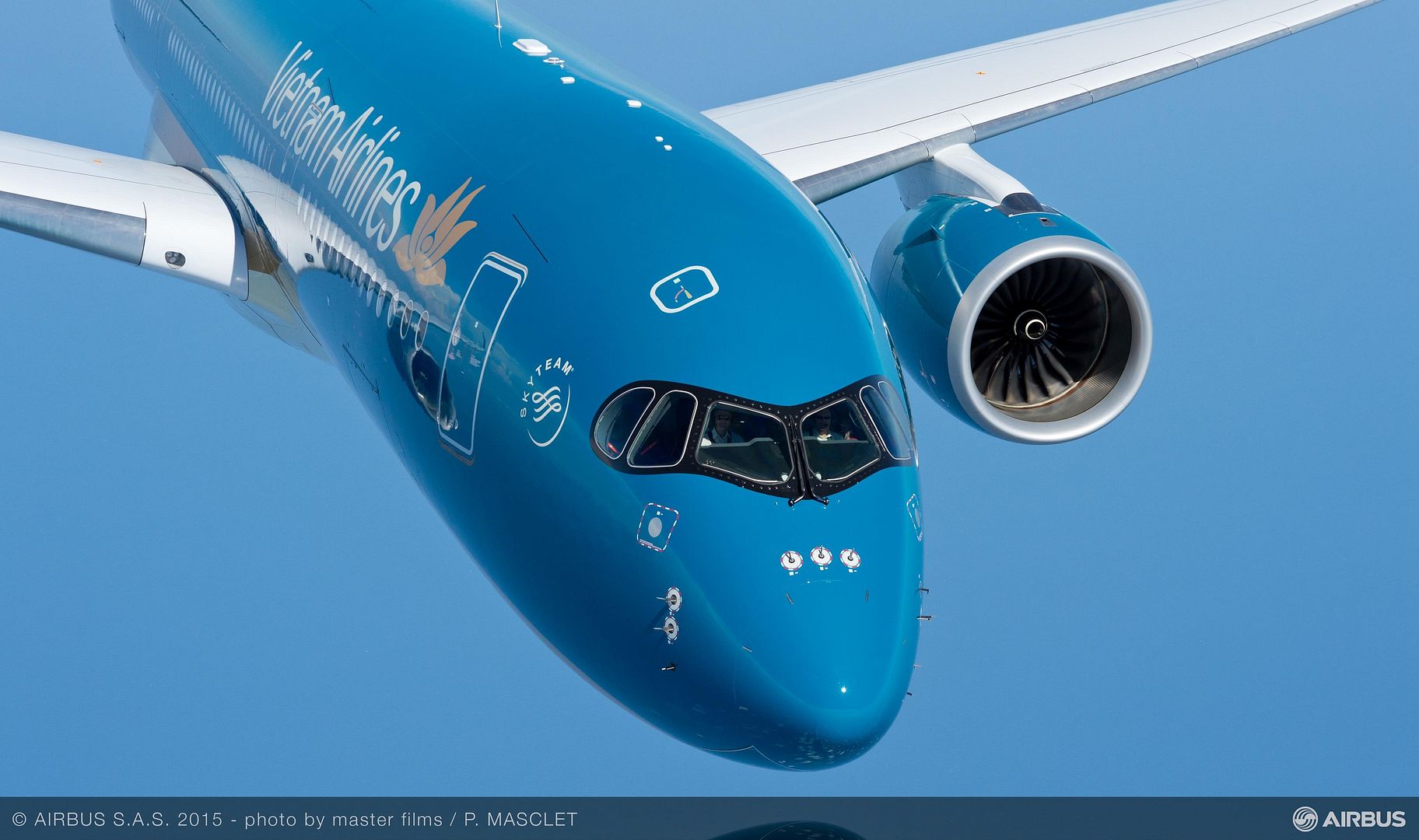 A350 XWB Vietnam Airlines In Flight Close Up