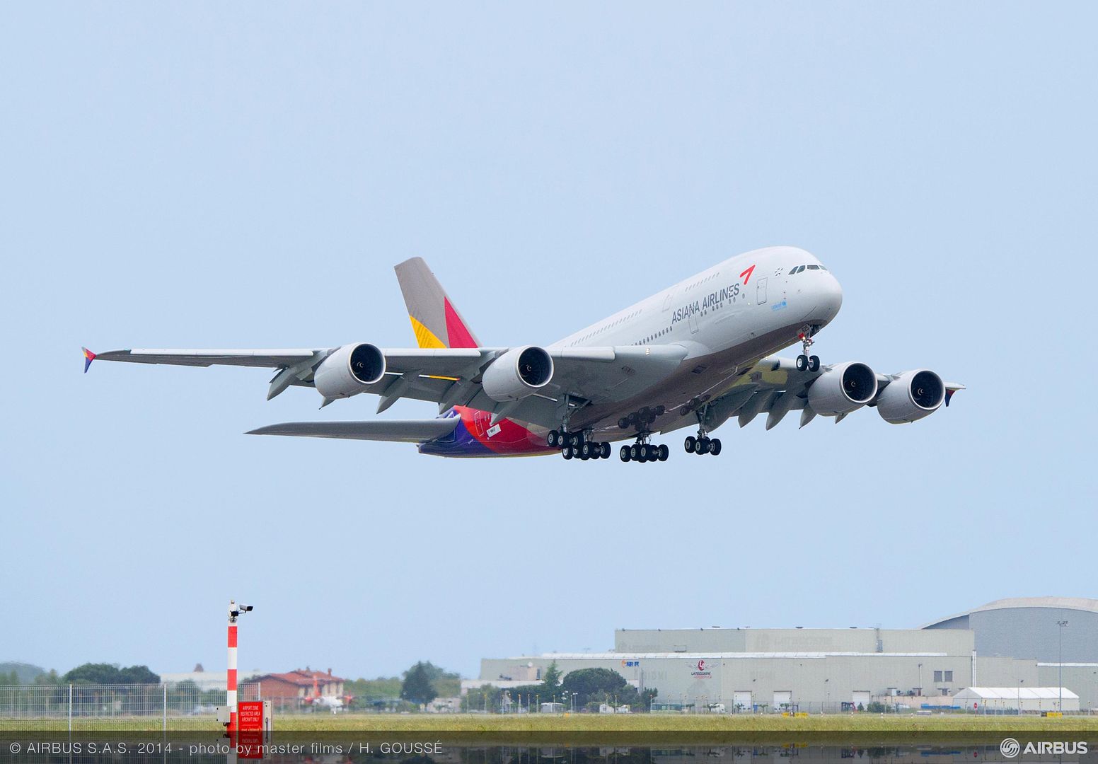 A380 ASIANA AIRLINES TAKE OFF