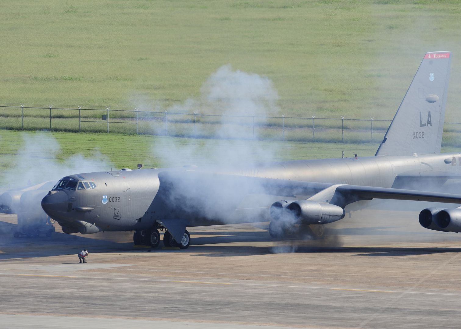 52HStratofortressstartsitsenginesduringaMinimumIntervalTakeoffonBarksdaleAirForceBaseLaAug142014