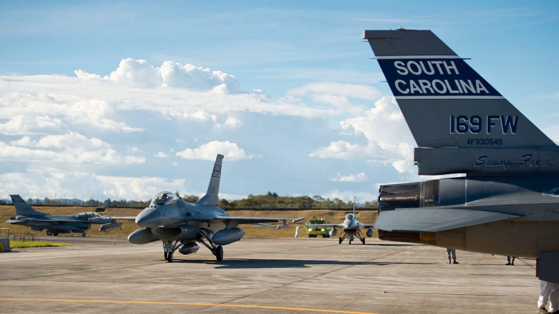 16Block52sfightersassignedtothe169thFighterWingfromMcEntireJointNationalGuardBaseoftheSouthCarolinaAirNationalGuard