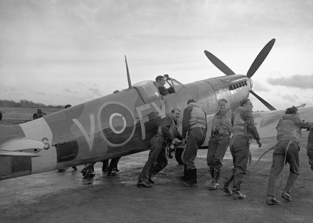 VouttodispersalatBigginHill18thDecember1942