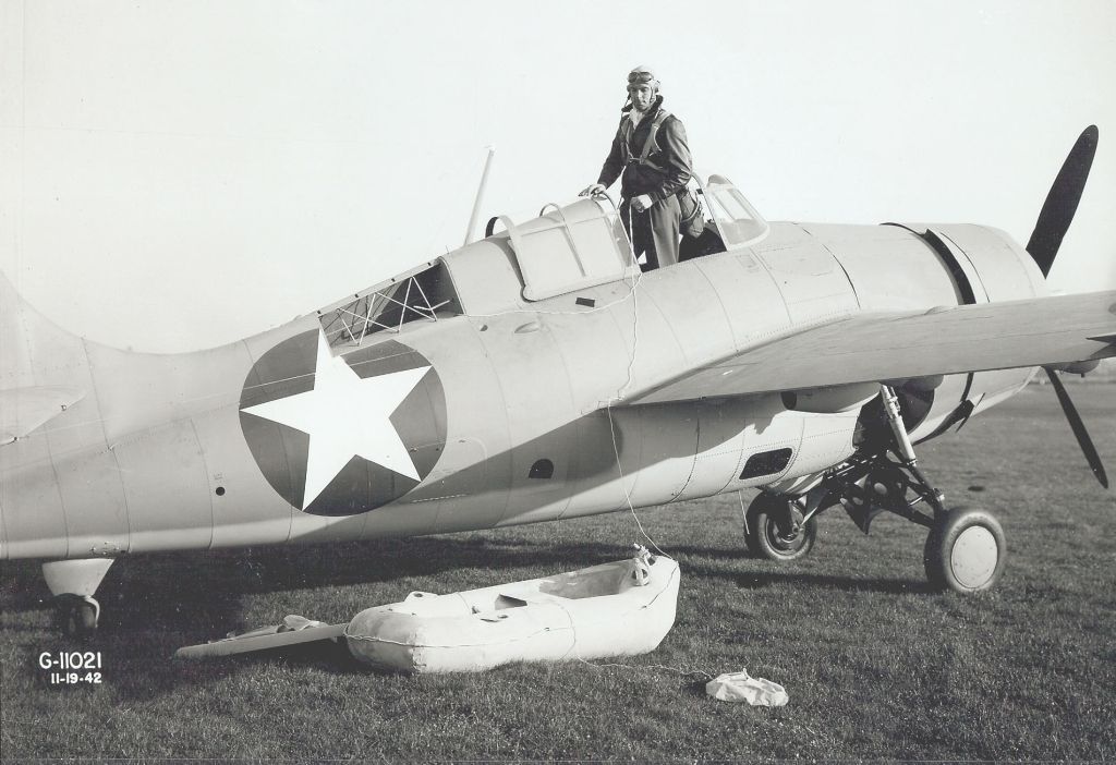 4WildcatwithtestpilotCorkyMeyerdemonstratingthedeploymentofthepilotsliferafttakenonNovember191942