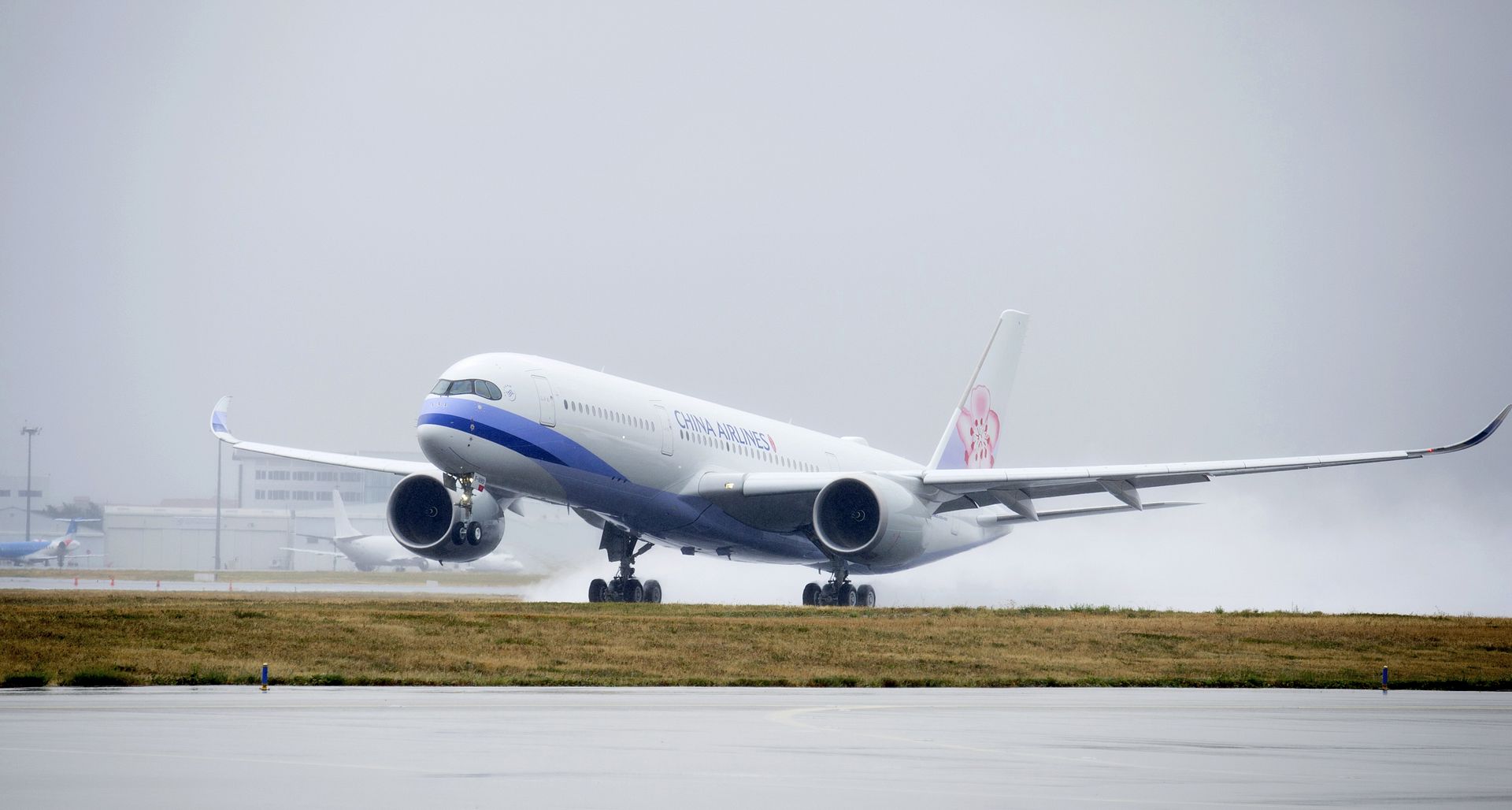 900 China Airlines First Flight