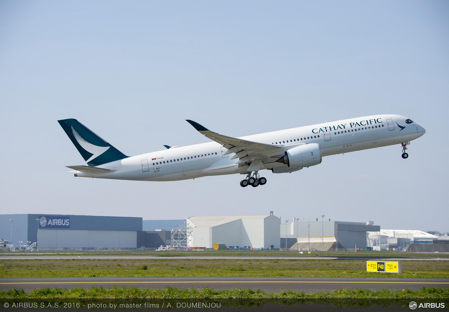 A350 XWB Cathay Pacific TAKE OFF