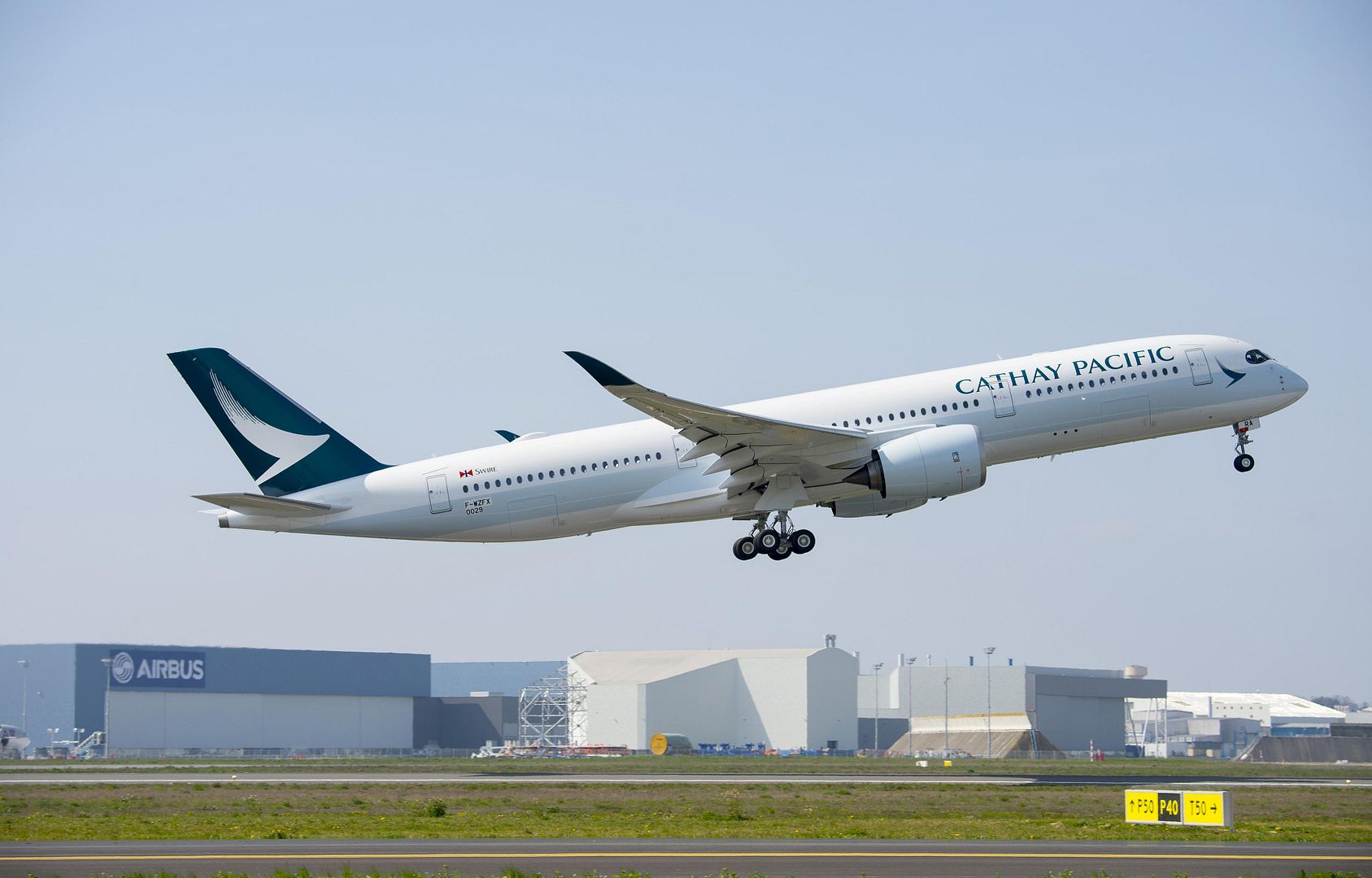 A350 XWB Cathay Pacific TAKE OFF 1