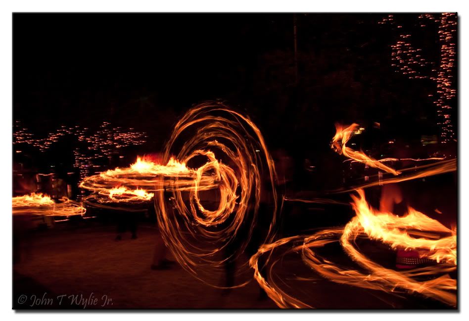 IMAGE: http://i262.photobucket.com/albums/ii89/VegasHenchman/40D/1st%20Friday/IMG_0020x.jpg