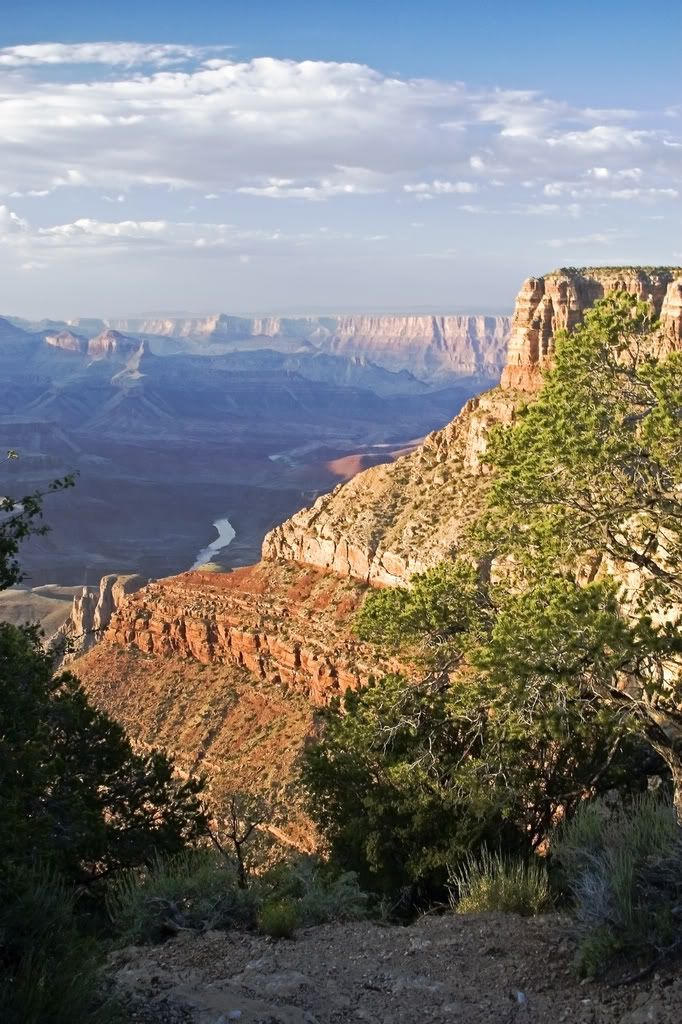 IMAGE: http://i262.photobucket.com/albums/ii96/ScottDR/Grand%20Canyon%20July%202008/_MG_0001.jpg