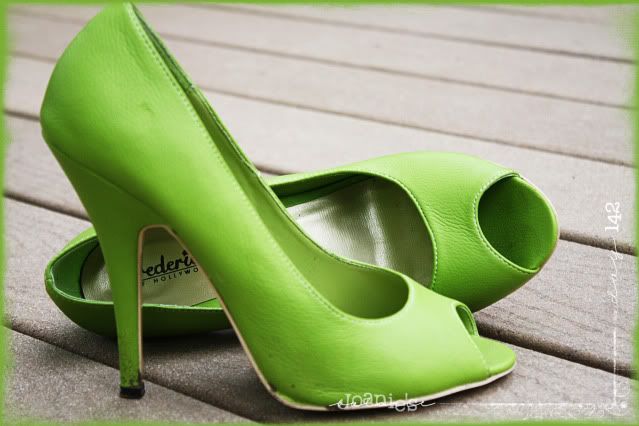 142- green shoes