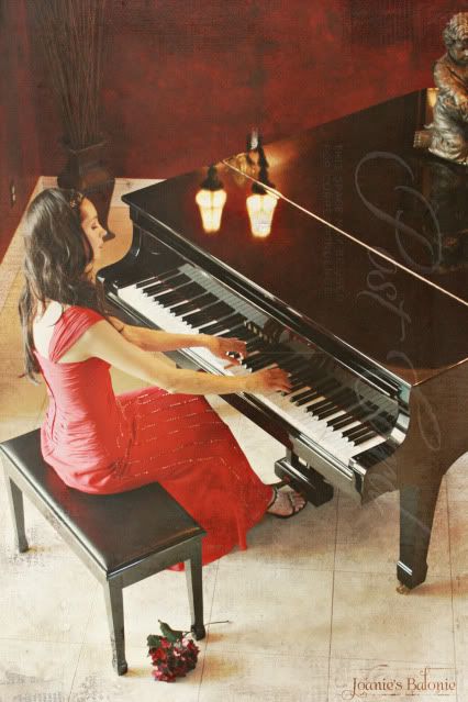 30- piano postcard