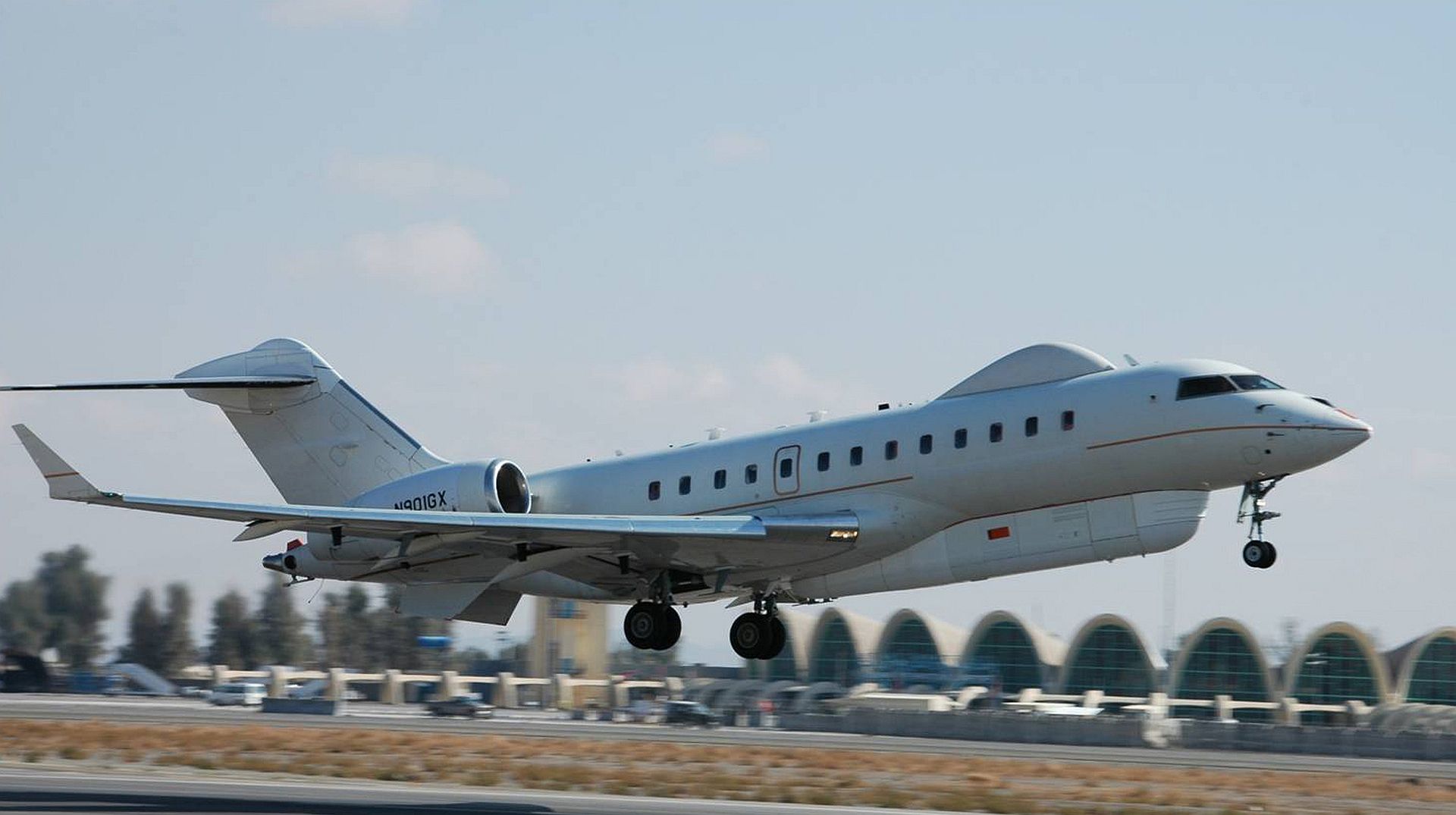 Е 11. Bombardier e-11a. Самолет Bombardier e-11a. Бомбардье е 11. Bombardier e-11a back.