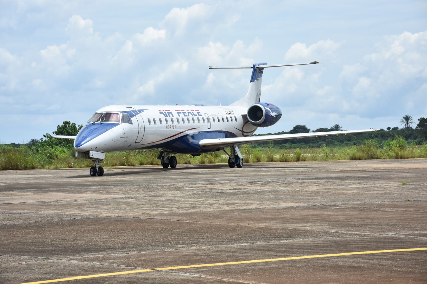 Local flight. Эмбраер-145 Днеправиа. Самолет Эмбраер 140. Embraer 120. Air Peace.