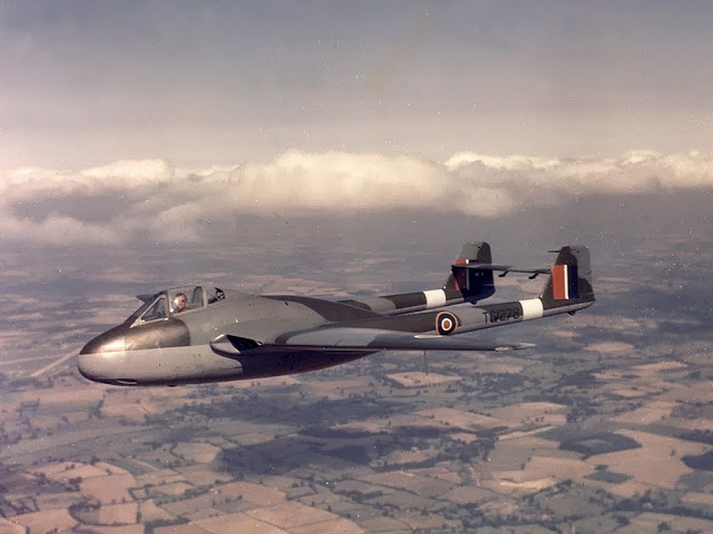 De havilland vampire. Истребитель де Хэвиленд вампир. Истребитель de Havilland DH.100 Vampire. DH-100 Vampire. Де Хэвилленд DH.100 «вампир».