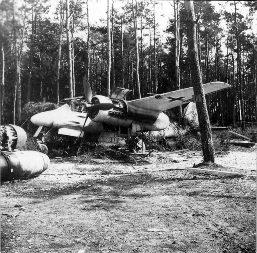 Focke Wulf Ta 154 Moskito / Luftwaffe Library / Forums - Axis and ...