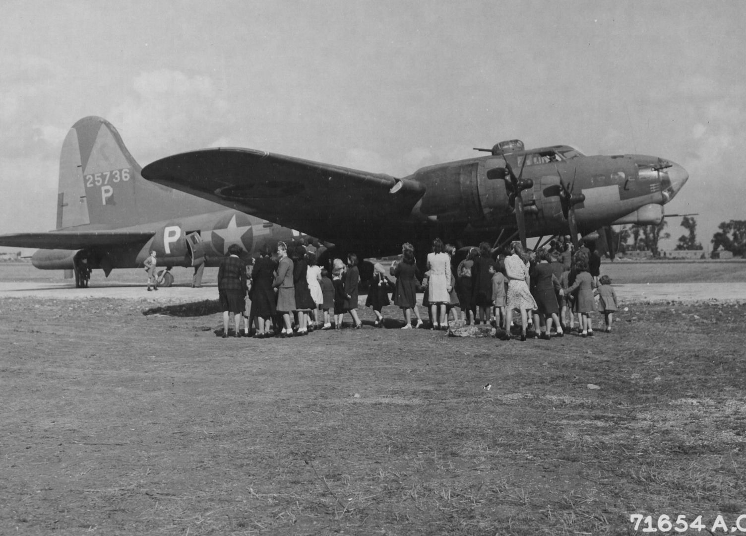 Boeing YB-40 Flying Fortress / USAAF / USN Library / Forums - Axis and ...